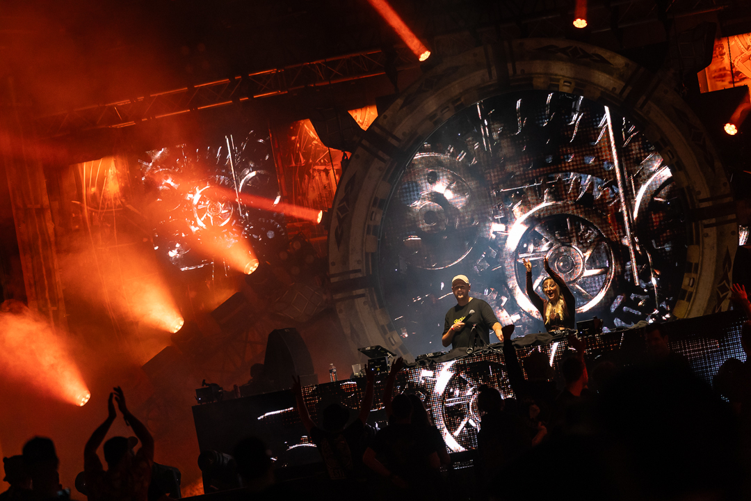 Hard Boat Festival by Wanyama-photo LR-28399