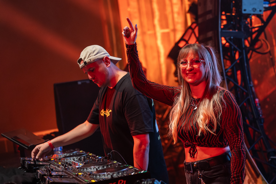 Hard Boat Festival by Wanyama-photo LR-28522