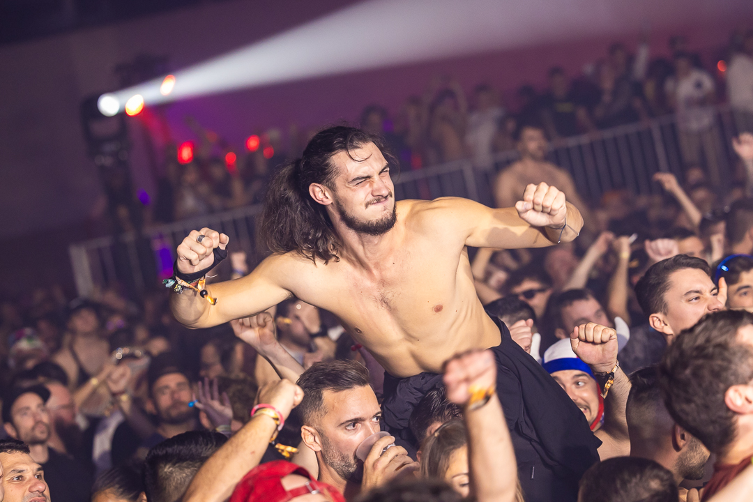 Hard Boat Festival by Wanyama-photo LR-29572