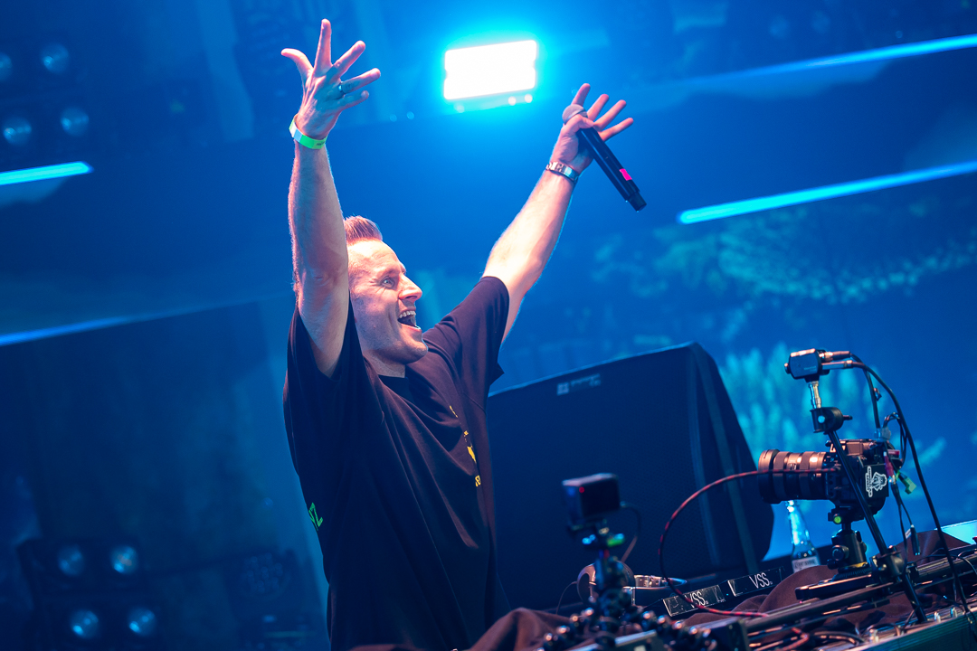 Hard Boat Festival by Wanyama-photo LR-29798